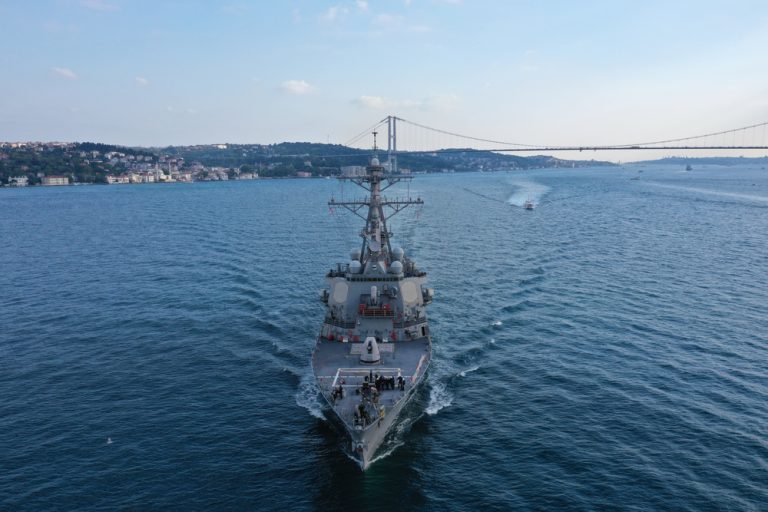 U.s.,Navy,Destroyer,Warship,Transits,Istanbul,Strait,In,Turkey